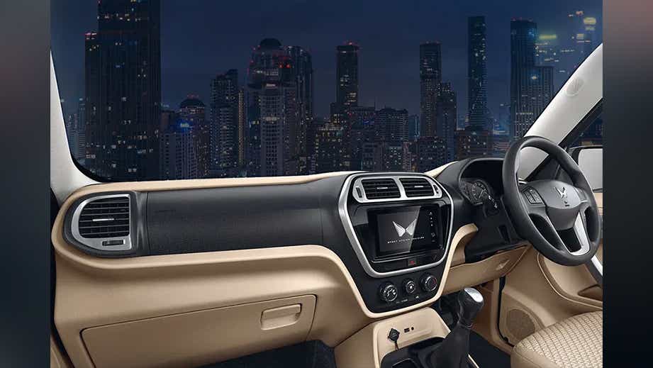 Dashboard and steering view of a Mahindra Bolero Neo Plus interior