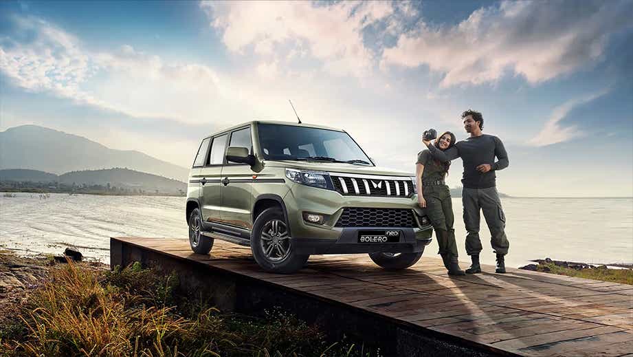 Front three-quarter view of a Mahindra Bolero Neo Plus