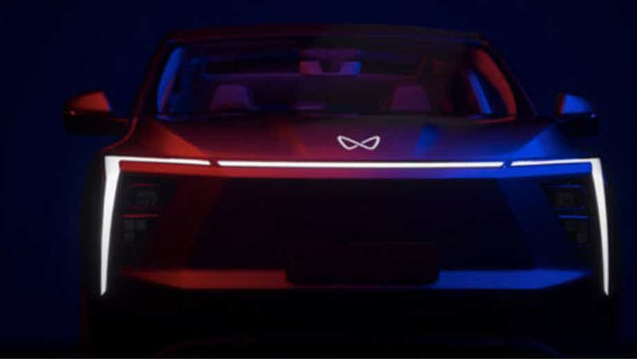 Front view of a Mahindra XEV 9E