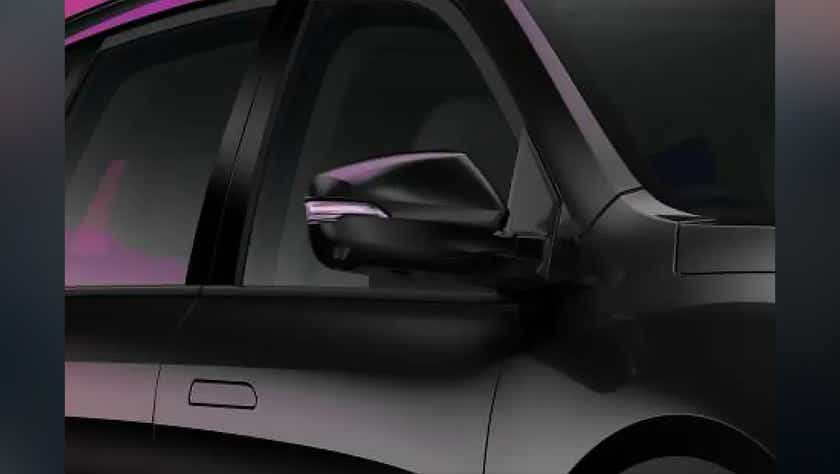 Side mirror close-up of a Mahindra XUV700