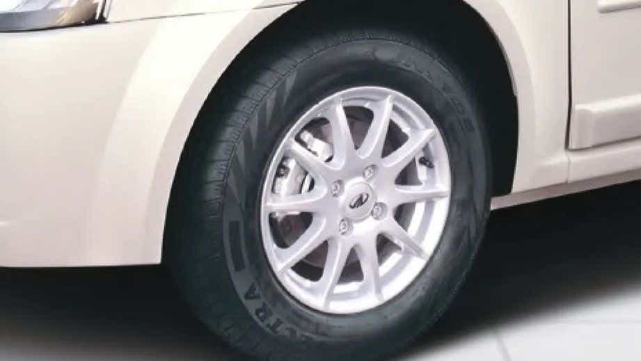 Front wheel close-up of a Mahindra E Verito