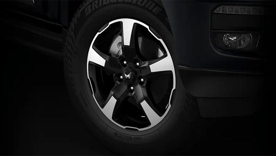Mahindra Scorpio Classic Exterior image 10