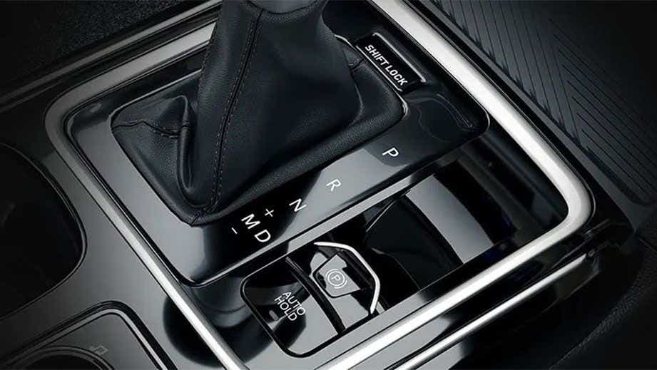 Gear lever and center console of a Mahindra XUV700