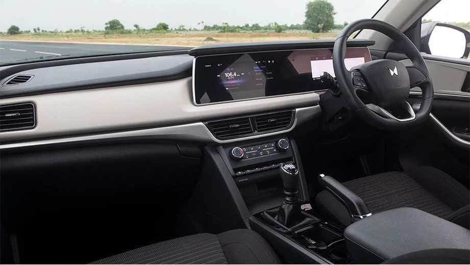 interior dashboard of a Mahindra XUV700