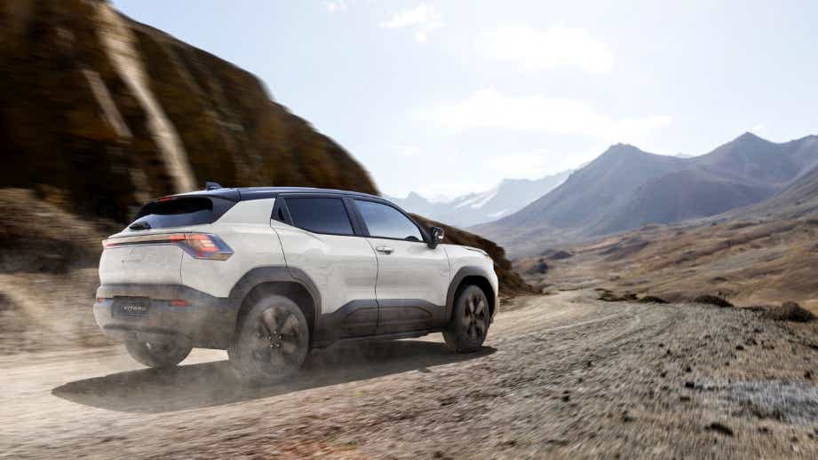 E Vitara Rear Right Diagonal View