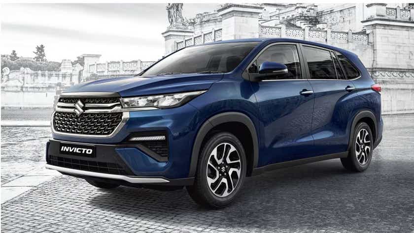 front three-quarter of a Maruti Suzuki Invicto