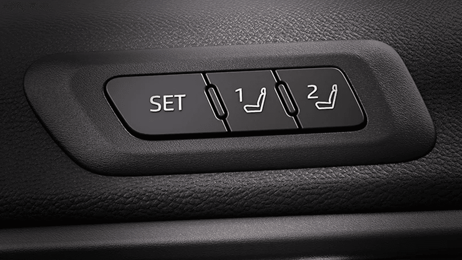 Maruti Suzuki InvictoInterior image