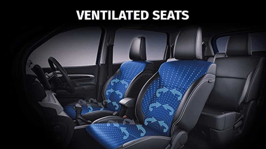 front interior seats of a Maruti Suzuki XL6