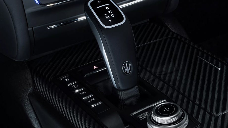 Gear selector and center console of a Maserati Ghibli