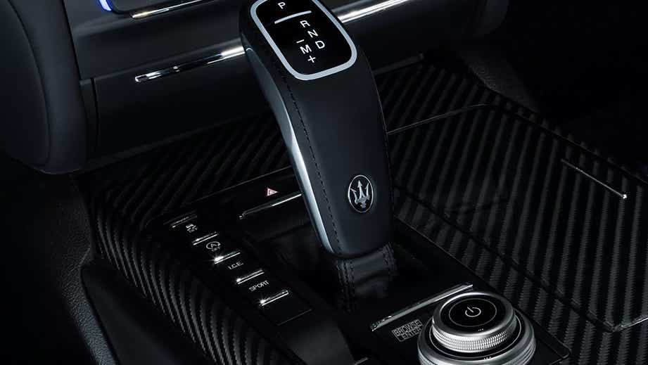 Gear selector and center console of a Maserati Ghibli