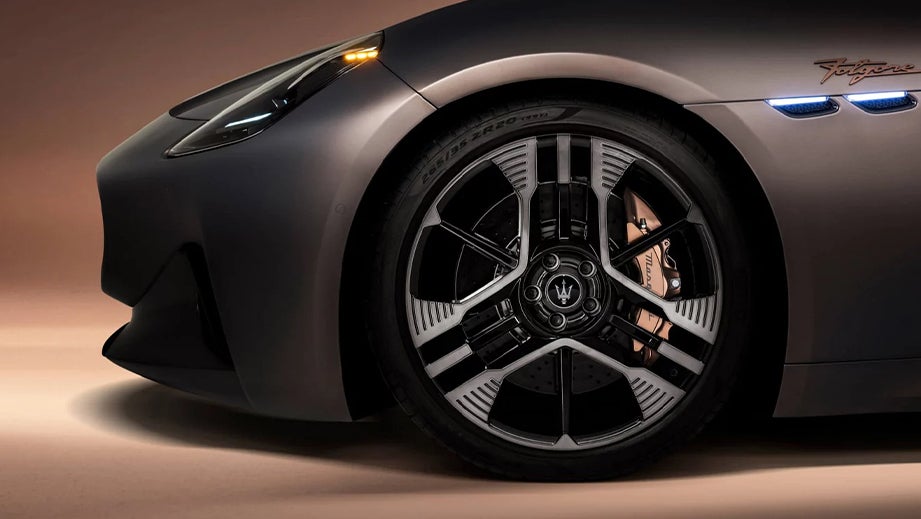 Front wheel close-up of a Maserati GranTurismo
