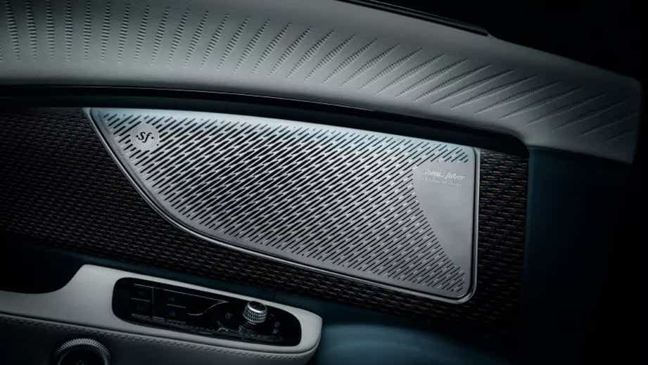 interior door panel close-up of a Maserati GranTurismo