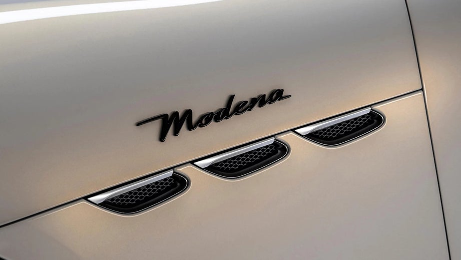 Side fender detail of a Maserati GranTurismo Modena