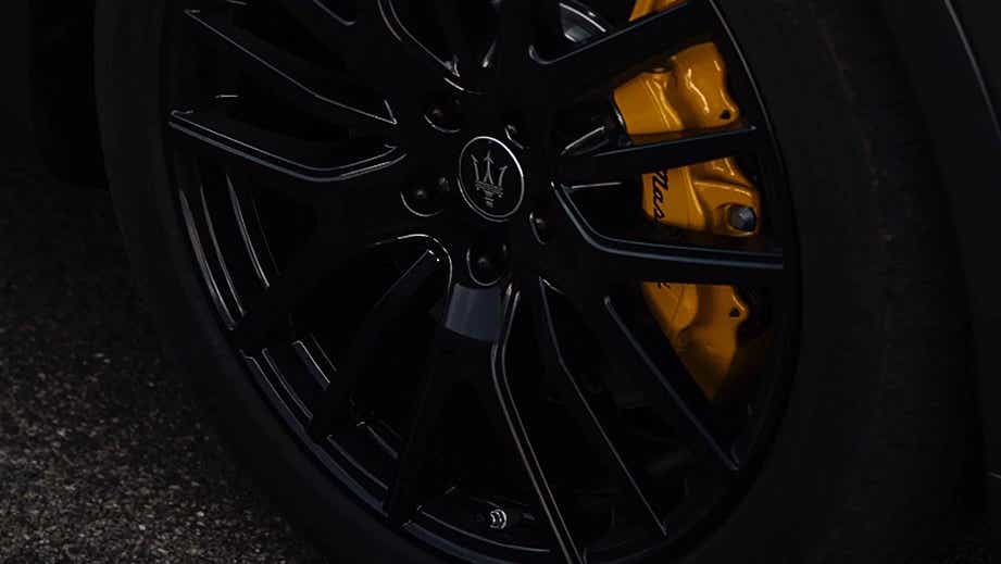 Wheel close-up of a Maserati Levante