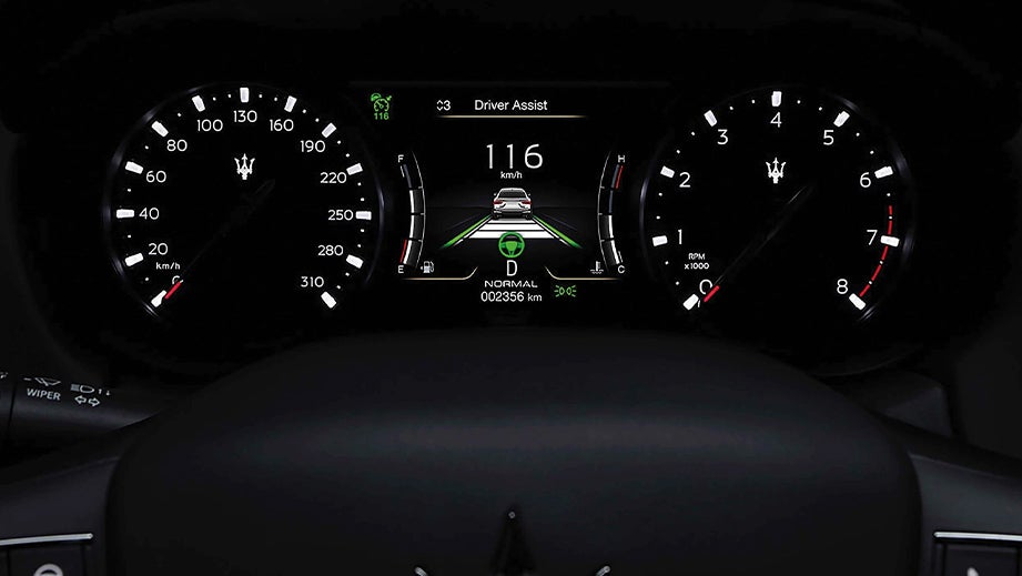 Instrument cluster of a Maserati Levante
