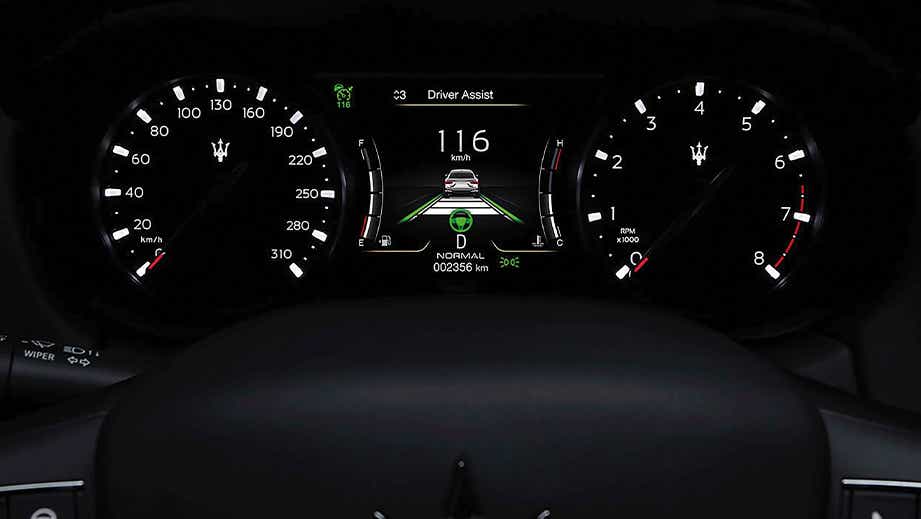 Instrument cluster of a Maserati Levante