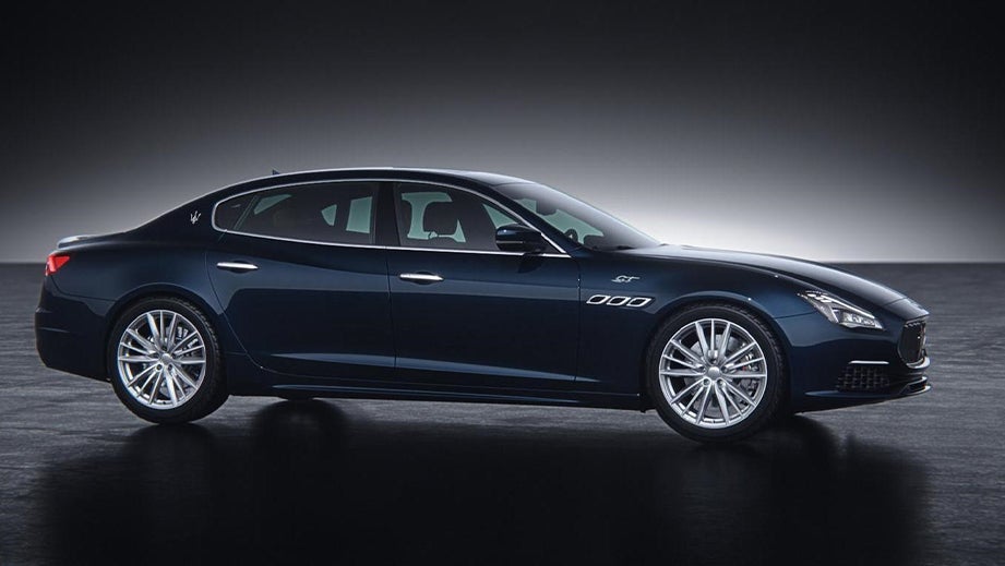 side view of a Blu Nobile Maserati Quattroporte