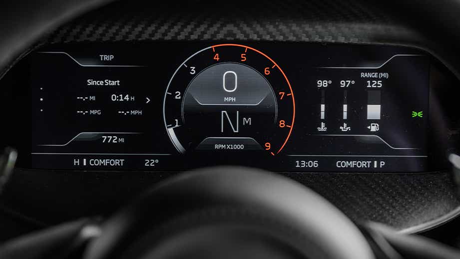 Instrument cluster display of a Mclaren 750s