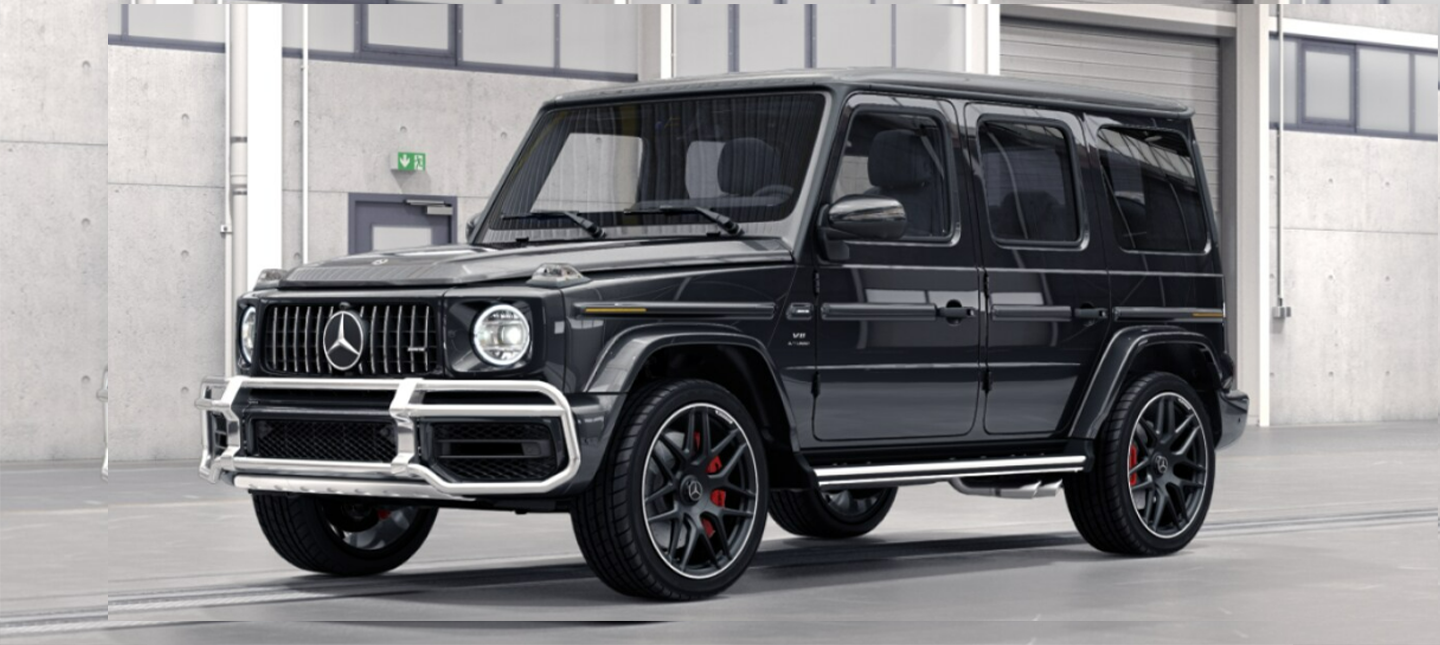 front three-quarter of a Magnetic Black Metallic Mercedes-Benz AMG G 63