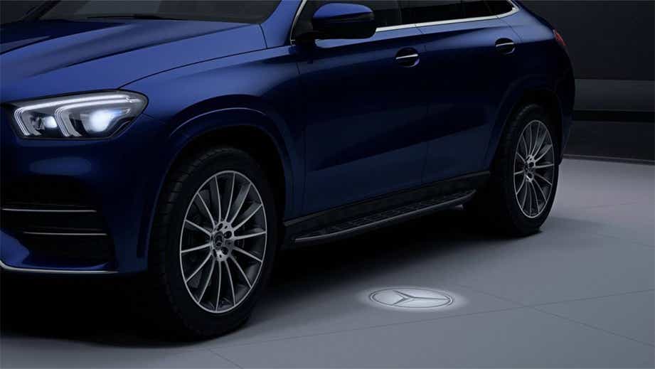 Front side view of a Mercedes-Benz AMG GLE 53