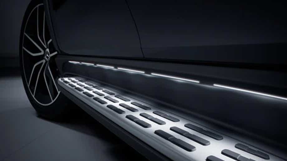 Side step and wheel detail of a Polar White Mercedes-Benz AMG GLE 63 S