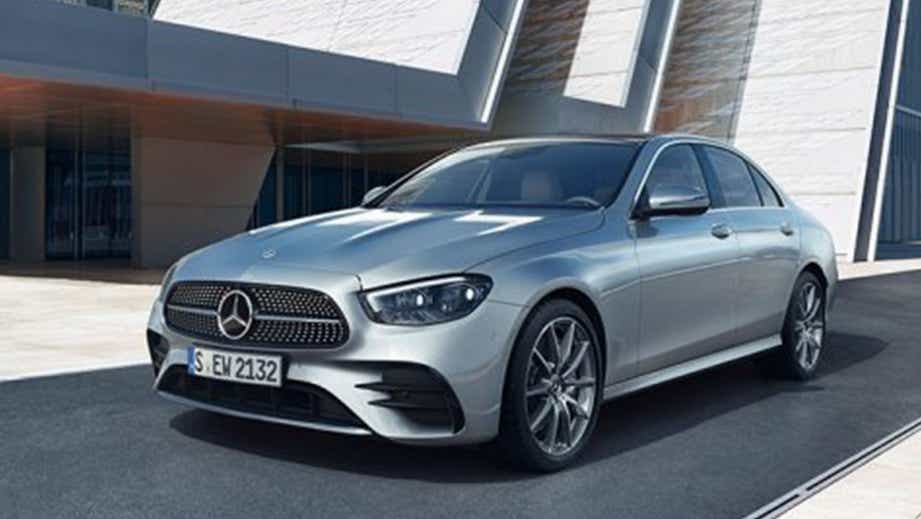 front three-quarter view of a Hi Tech Silver Mercedes-Benz E-Class 2021-2023