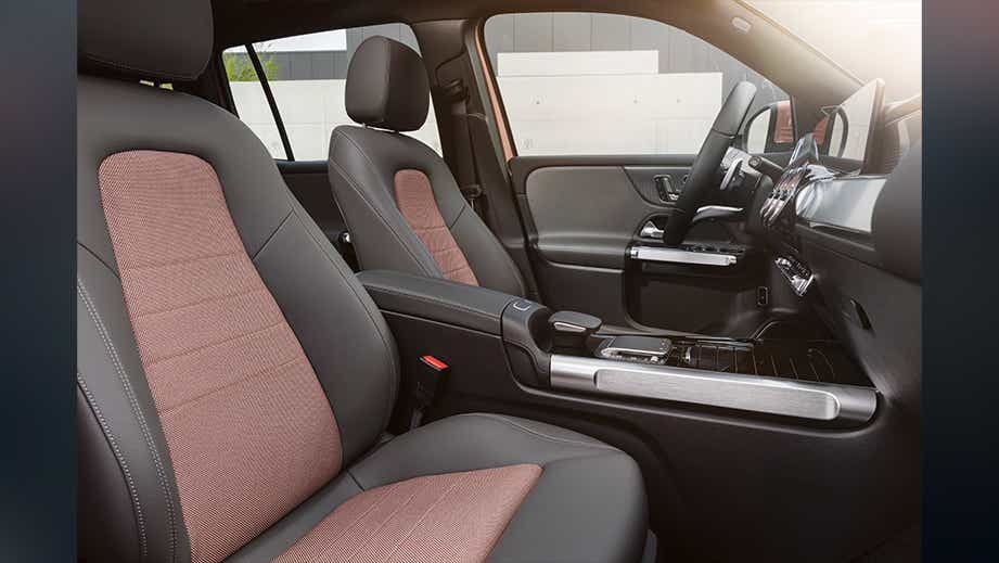 front interior cabin of a Mercedes-Benz EQB 2022-23