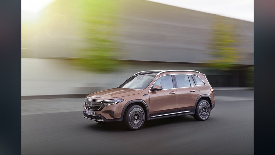 side view of a Mercedes-Benz EQB 2022-23