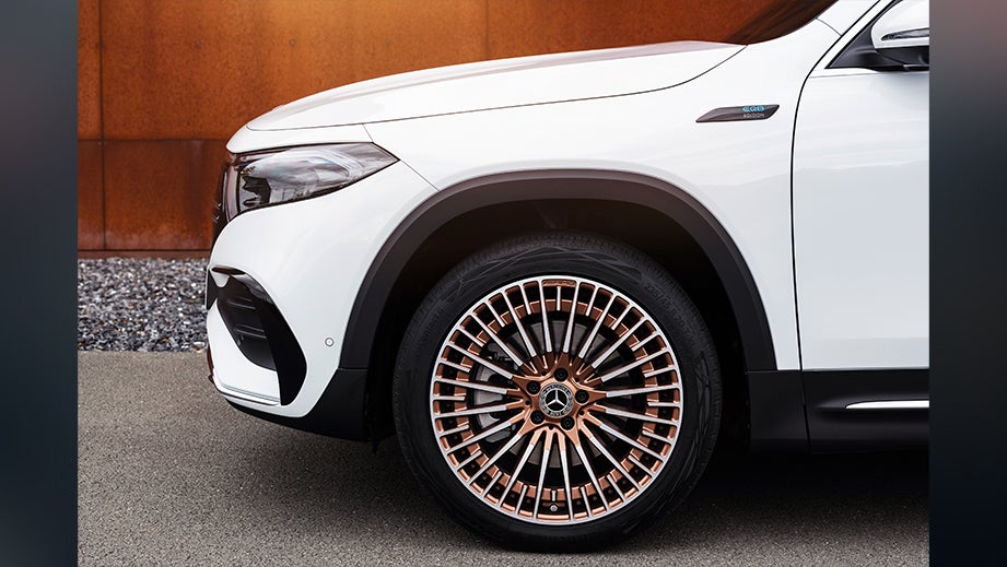 front wheel and fender of a Mercedes-Benz EQB 2022-23