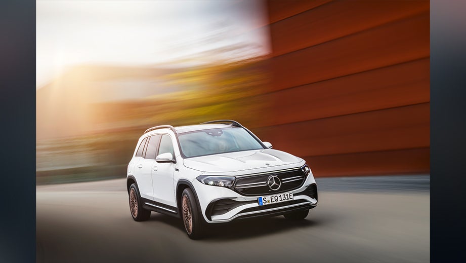 front three-quarter of a Mercedes-Benz EQB 2022-23
