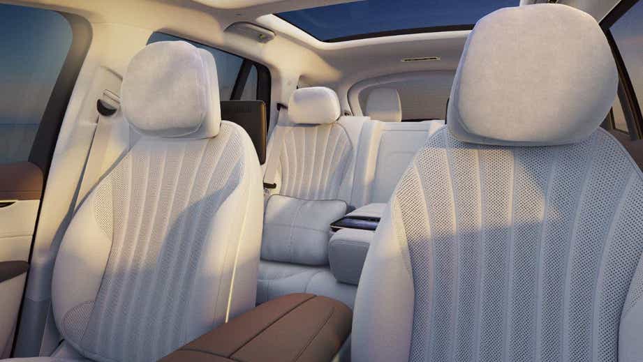 Interior seats and dashboard of a Mercedes-Benz EQS SUV