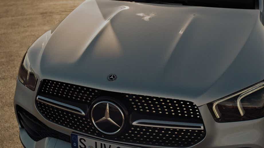 Front grille and headlights of a Mercedes-Benz GLE