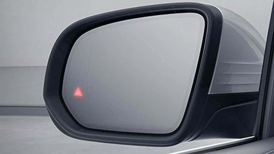 Side mirror close-up of a Mercedes-Benz GLE
