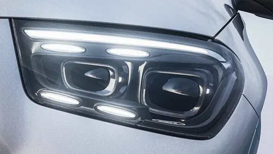 Headlight close-up of a Mercedes-Benz GLE