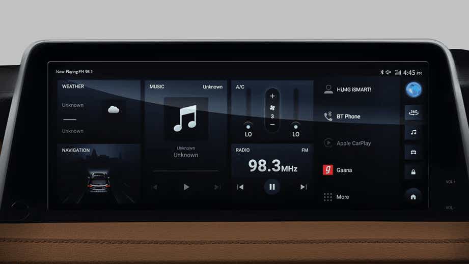 Infotainment touchscreen display of a MG Gloster