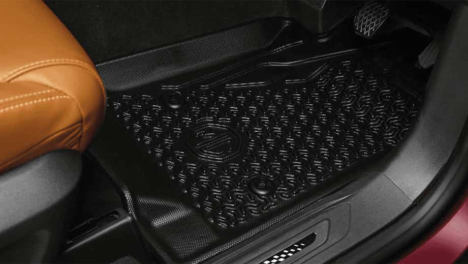 front footwell and mat of a MG Gloster