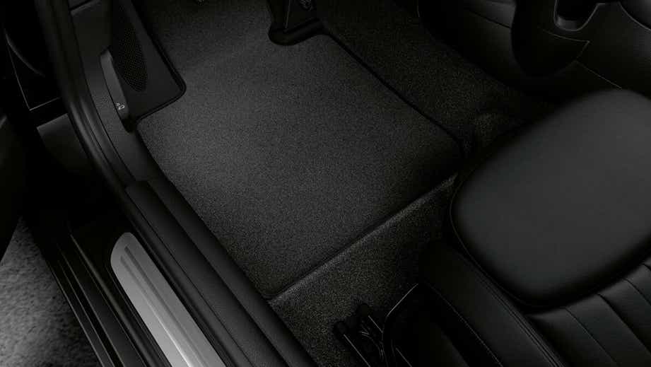 Rear floor area and seat of a Mini 3 DOOR