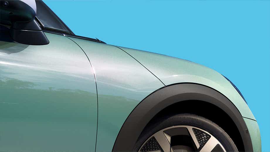 Front fender and wheel area of a Mini Cooper S