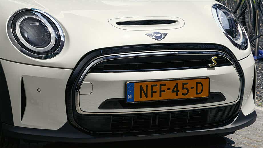 Front grille and headlight view of a Mini Cooper SE