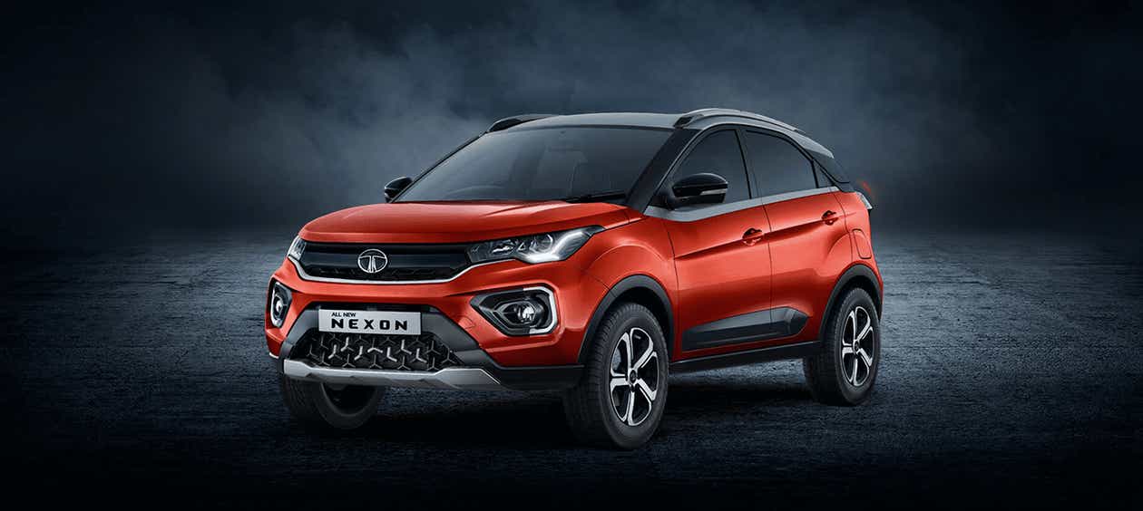 front three-quarter of a Flame Red Tata Nexon 2017-2023