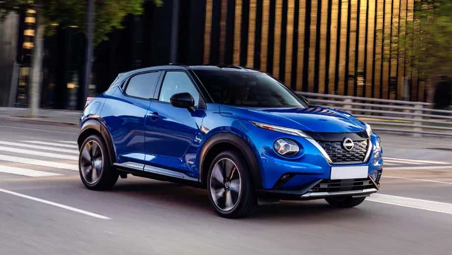 front three-quarter view of a Daytona Blue Nissan Juke