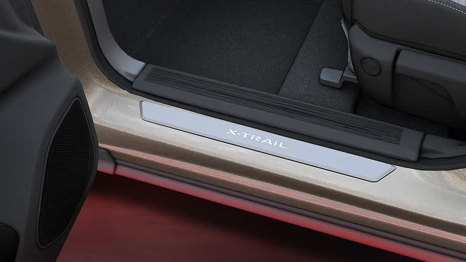 Front door sill of a Nissan X-Trail