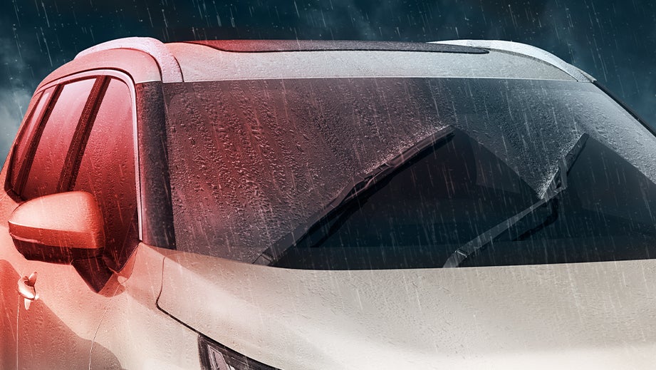 Front windshield and wipers of a Nissan X-Trail