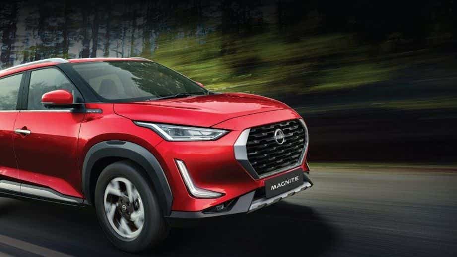 front three-quarter view of a Nissan Magnite 2020-2023