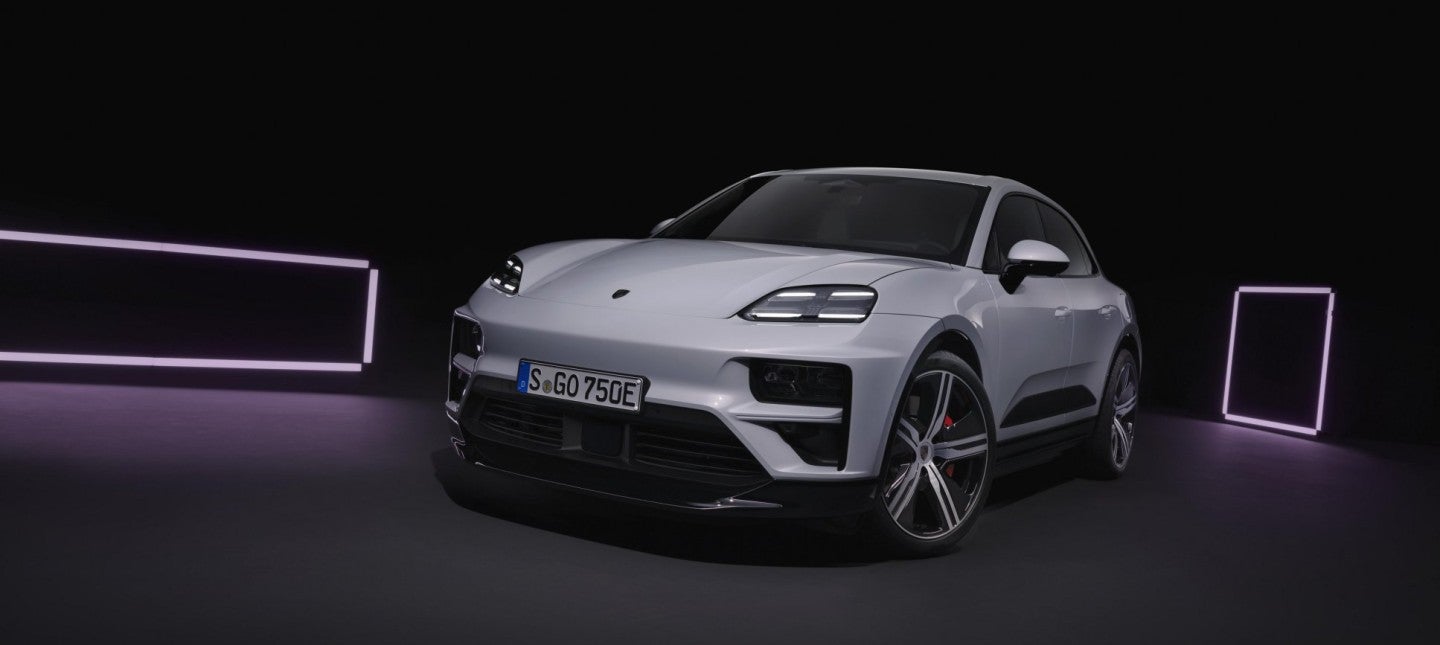 Macan EV image