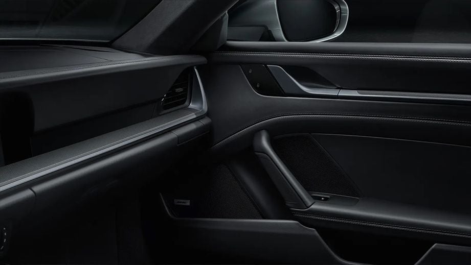 interior passenger side door of a Porsche 911