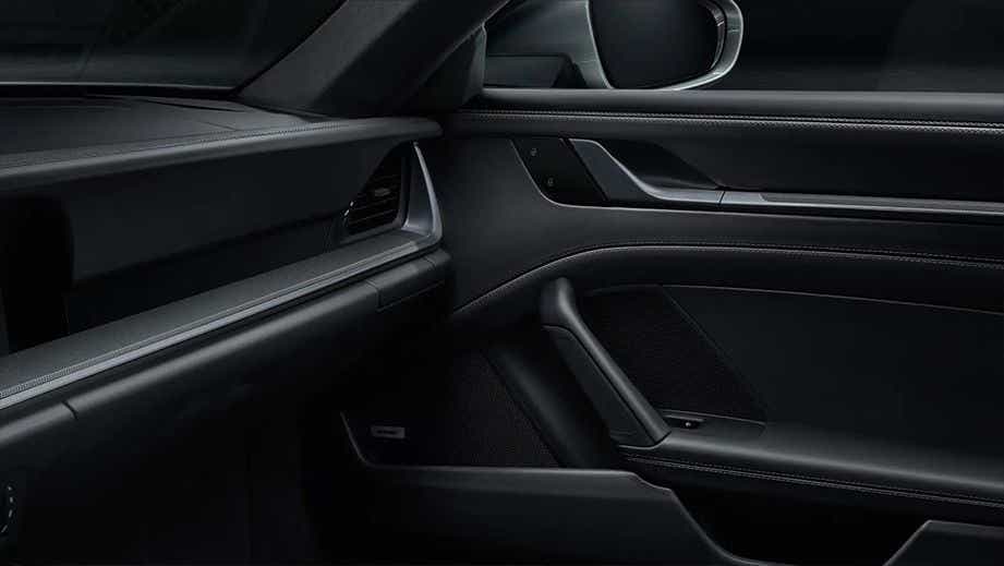 interior passenger side door of a Porsche 911