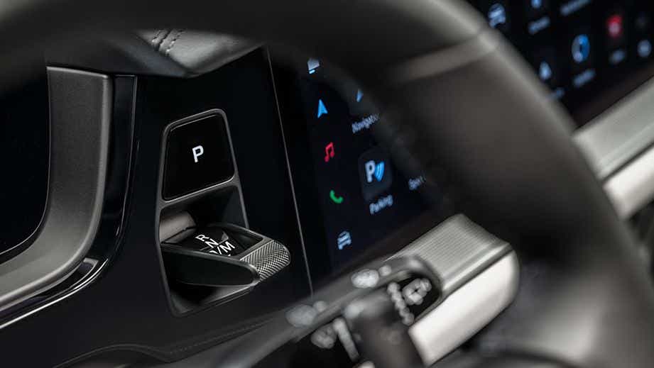 Gear selector and parking button of a Porsche Cayenne