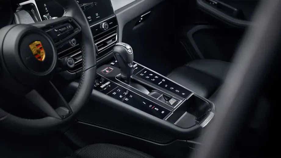 Interior center console and gear selector of a Porsche Macan