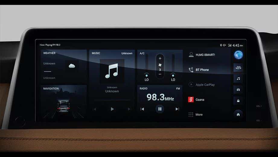 infotainment touchscreen of a Porsche Panamera 2021-2023
